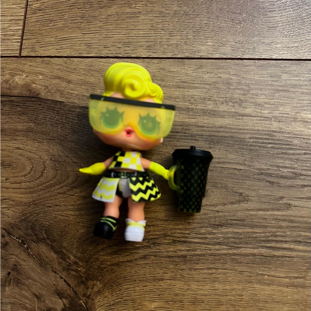 L.O.L surprise “M.C. Pose”